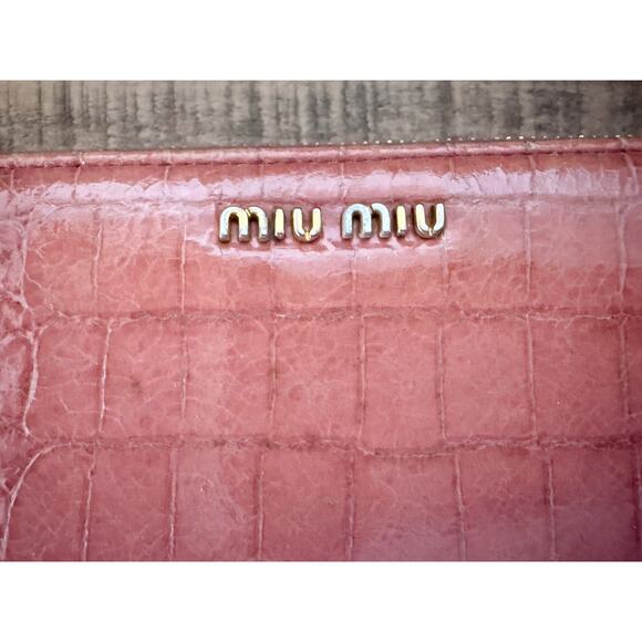 Miu Miu Wallet Womens Pink Croc Embossed Zip Around Leather Clutch Purse Italy - Picture 2 of 12